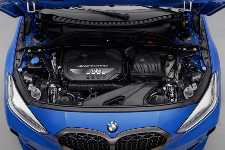 Моторный отсек BMW M135i xDrive (F40) 2019 года  (WW) (фото 52 из 189)